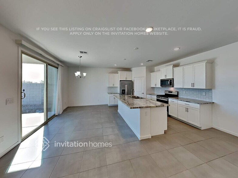 Building Photo - 40471 W Sunland Dr