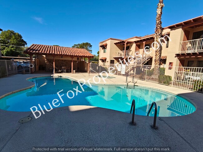 Building Photo - 3357 N Country Club Rd