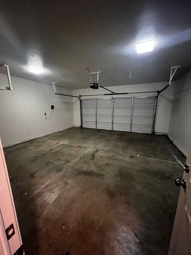 Building Photo - 1705 Redwood Ave