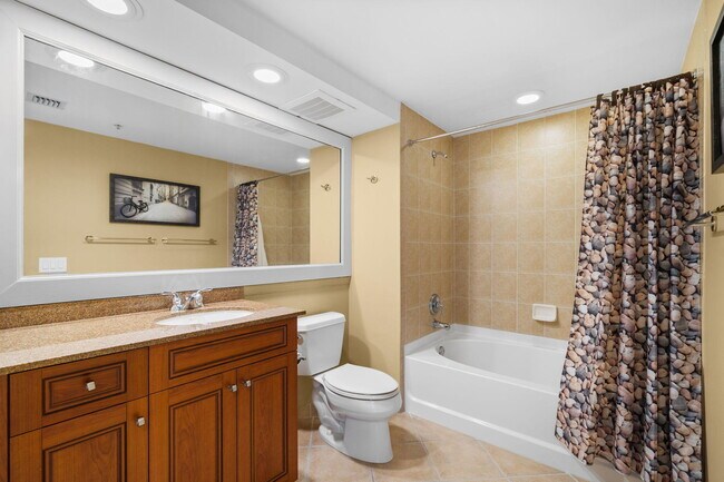 Building Photo - 347 N New River Dr E