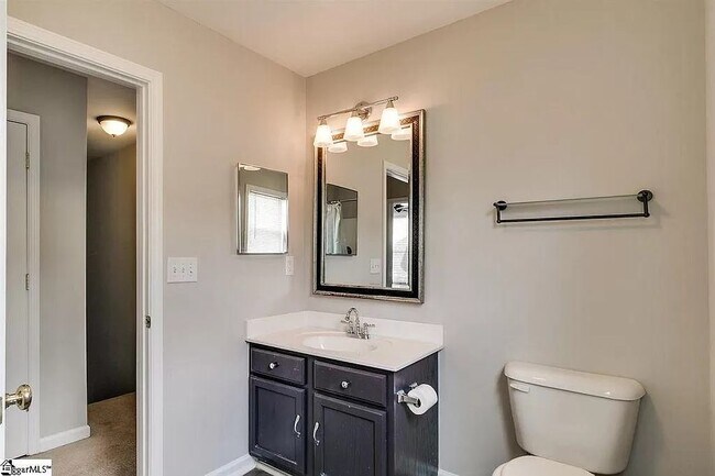 Building Photo - 331 Woodlark St