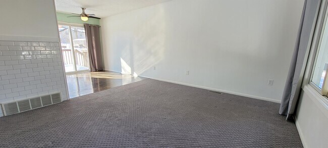 Building Photo - 4020 2nd Pl NW