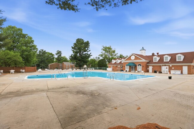 Building Photo - 742 Quince Orchard Blvd