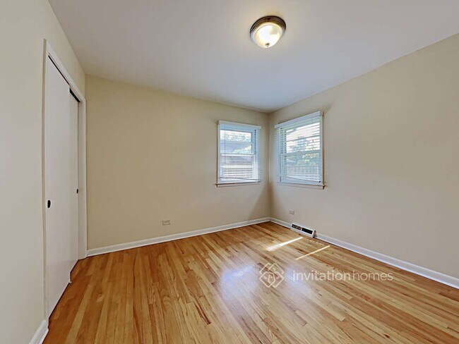 Building Photo - 334 Martin Dr