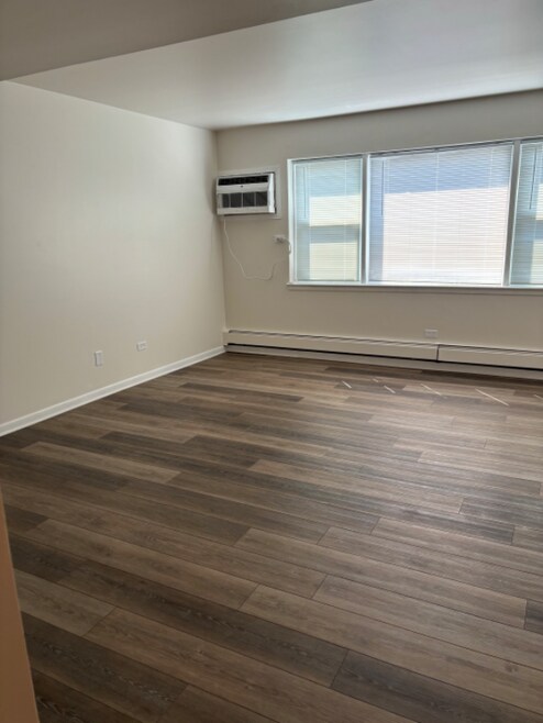 Building Photo - 5764 W Park Ave