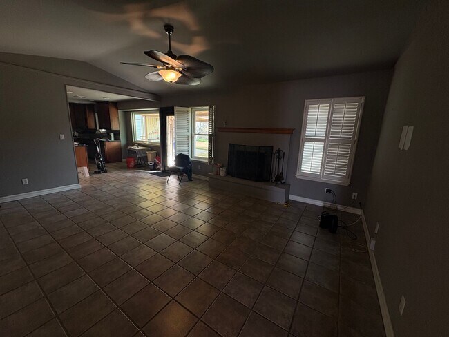 Building Photo - Home for rent on the Westside