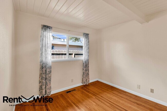 Building Photo - 4260 Ruthelma Ave