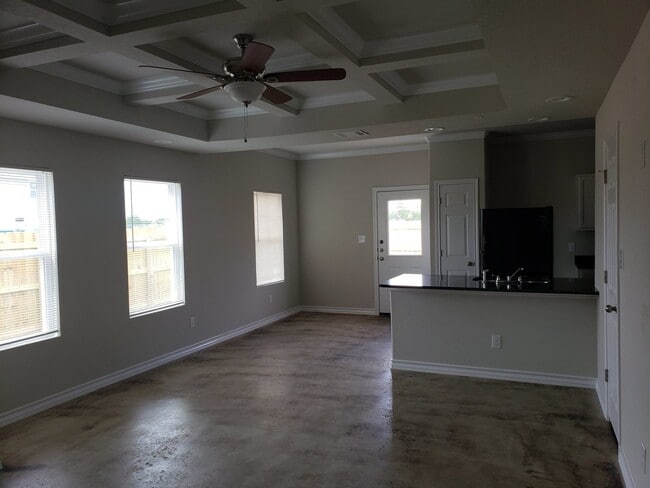 Building Photo - Townhome for rent