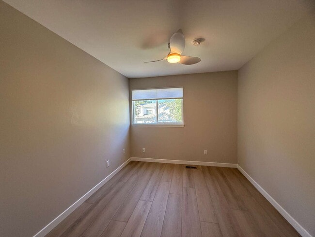 Building Photo - AMAZING Home in Quiet Community Available ...