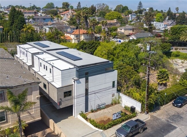 Building Photo - 617 Aviation Way