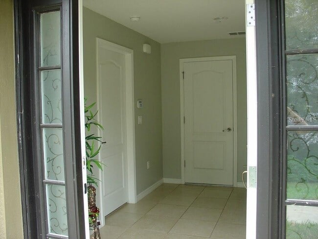 Building Photo - 10144 Arbor Run Dr