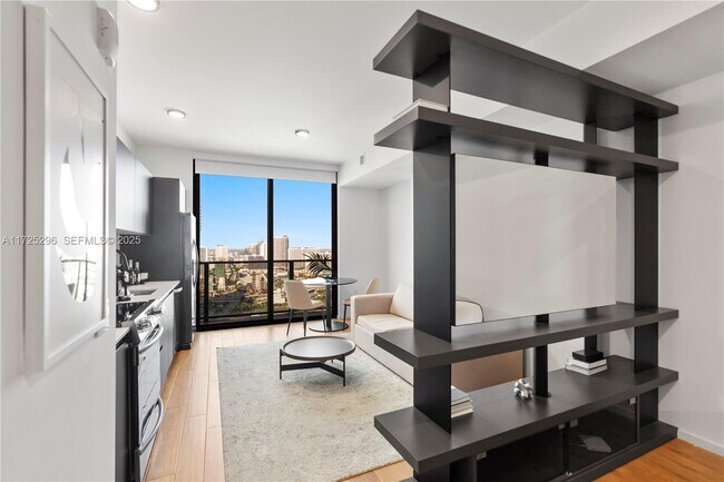 Building Photo - 398 NE 5th St