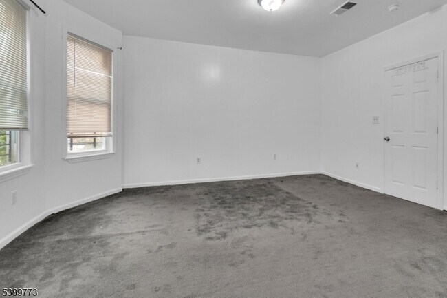 Building Photo - 54 3rd St