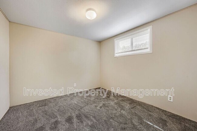Building Photo - 403 Elmwood Dr
