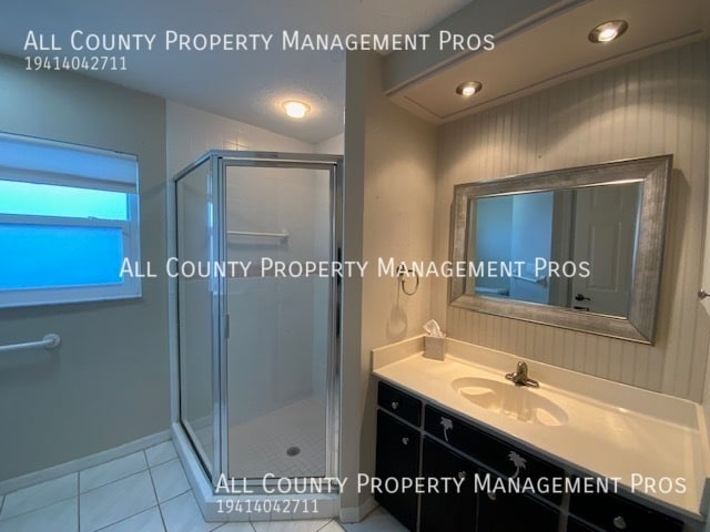 Building Photo - 5521 61st Ln E