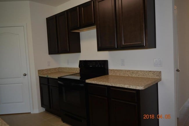 Building Photo - 4206 Roberta Dr
