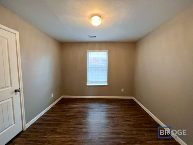 Building Photo - 13560 Lake Breeze Ln