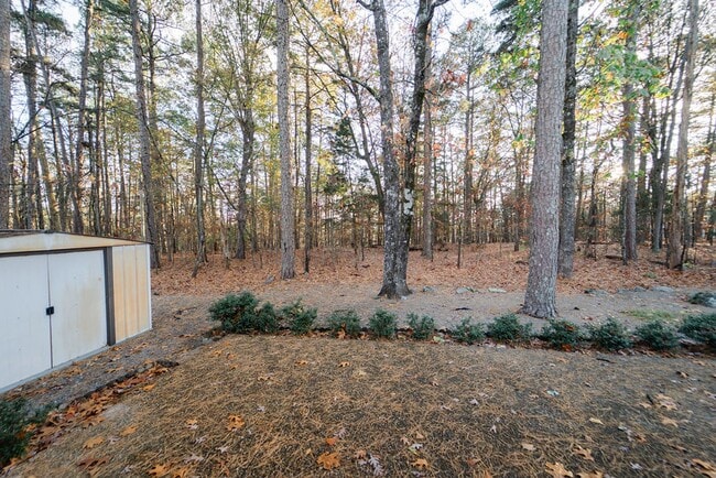 Building Photo - Charming 3 bedroom, 2 bath home that has been updated and is ready to be called home! This home h...