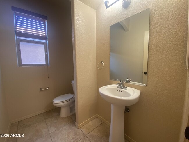Building Photo - 1620 Biscayne Dr