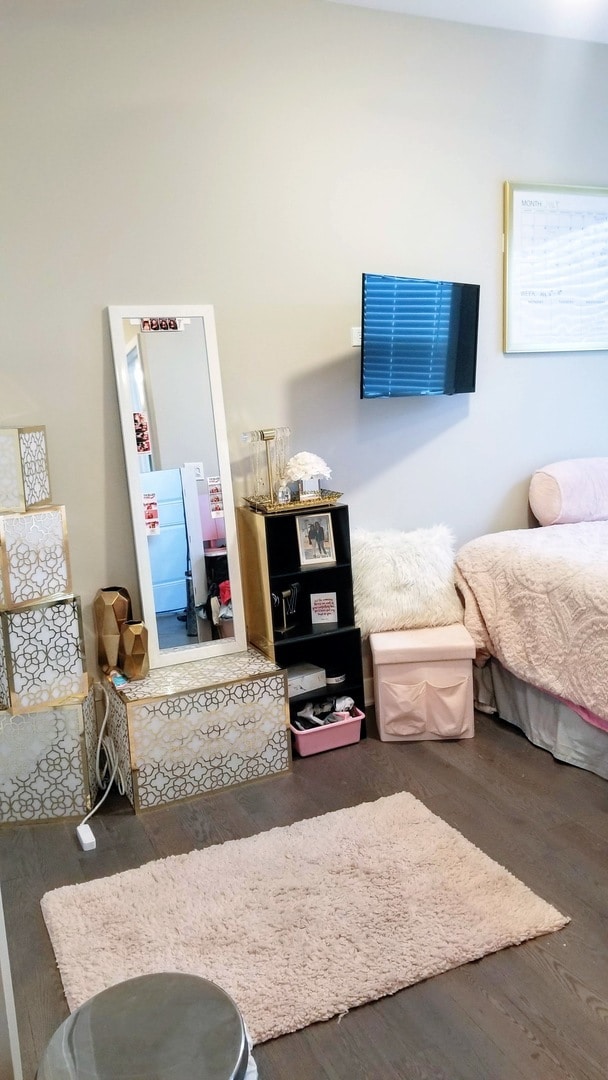 Building Photo - 1409 W Diversey Pkwy