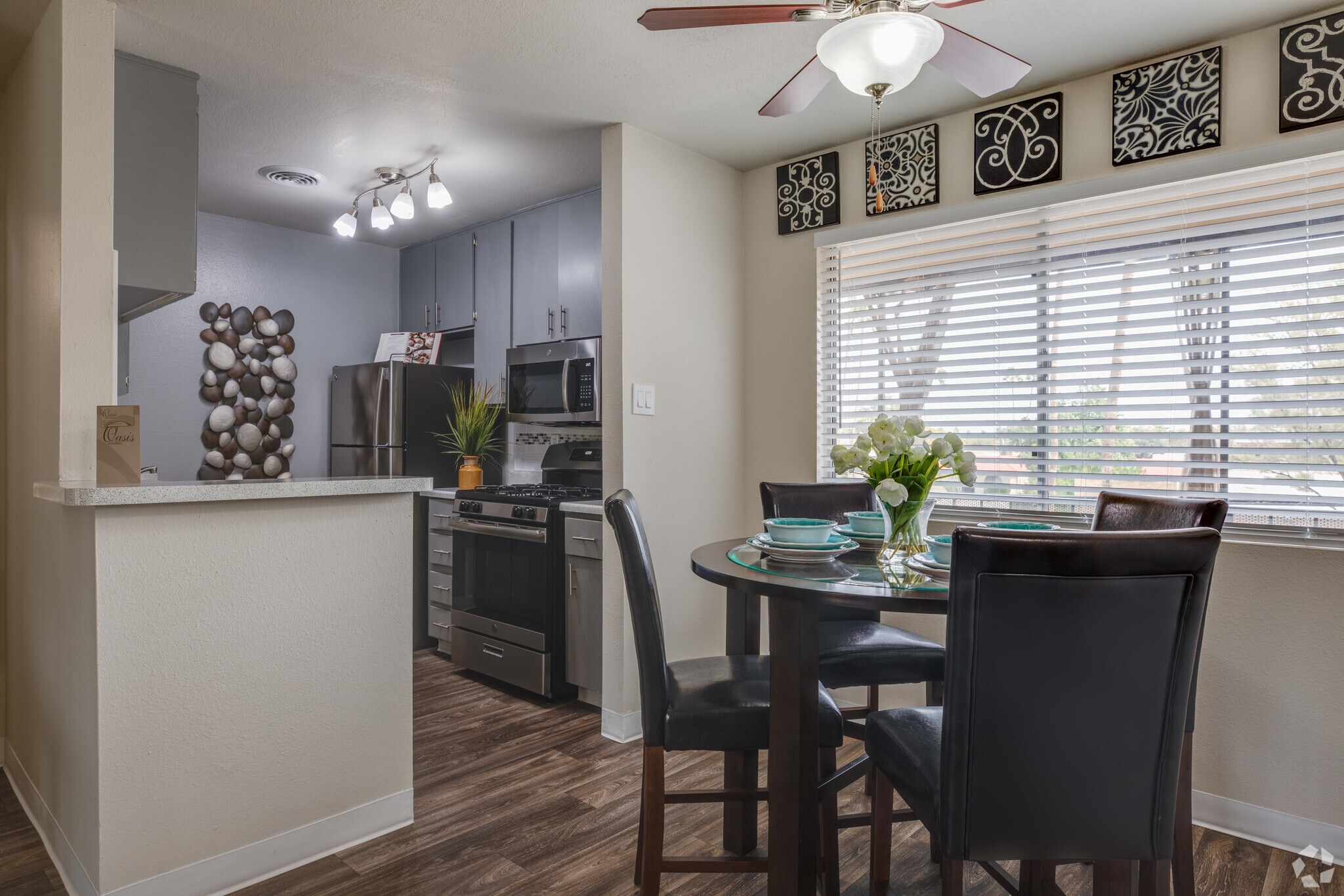 2BR, 2BA - 1,050SF - Oasis at Scottsdale