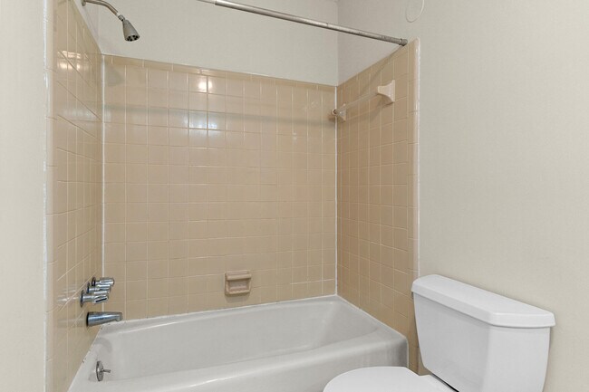 Building Photo - 219 Brooks Dr
