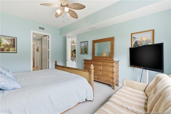 Building Photo - 1 Harbour Isle Dr E