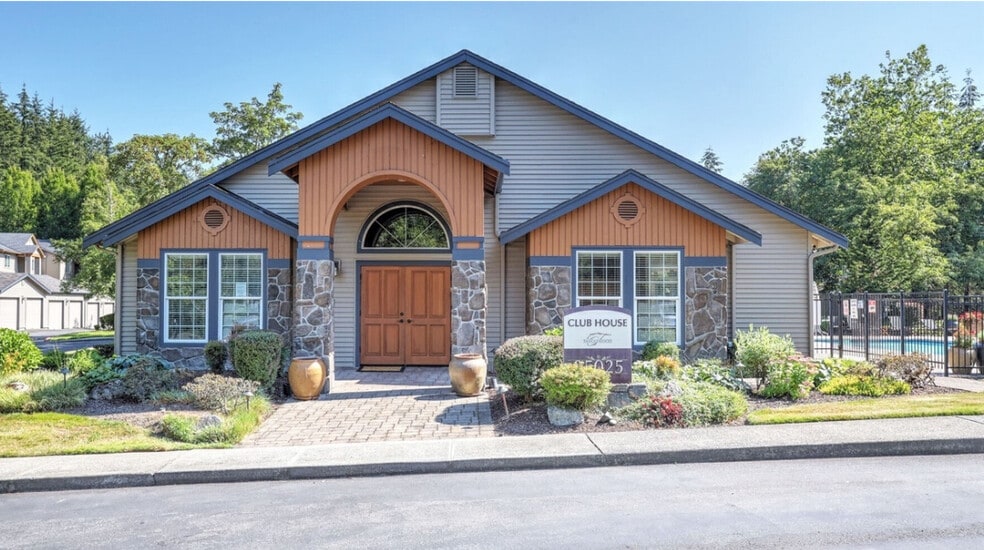 Tanglewood Clubhouse - 25025 SE Klahanie Blvd