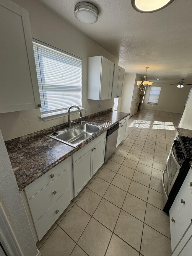 Building Photo - 1506 Jefferis Ave