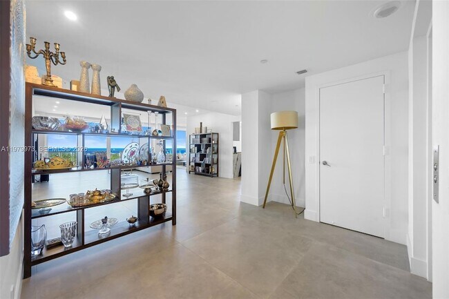 Building Photo - 3802 NE 207th St