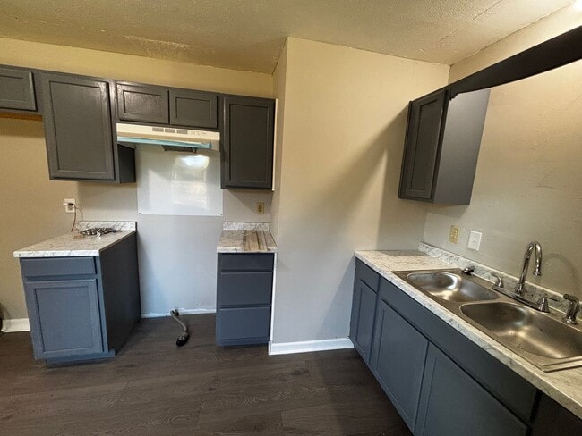 Building Photo - 3 BED 1 BATH IN FAYETTEVILLE NC