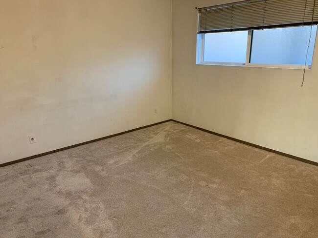 Building Photo - Capitol Hill Condo