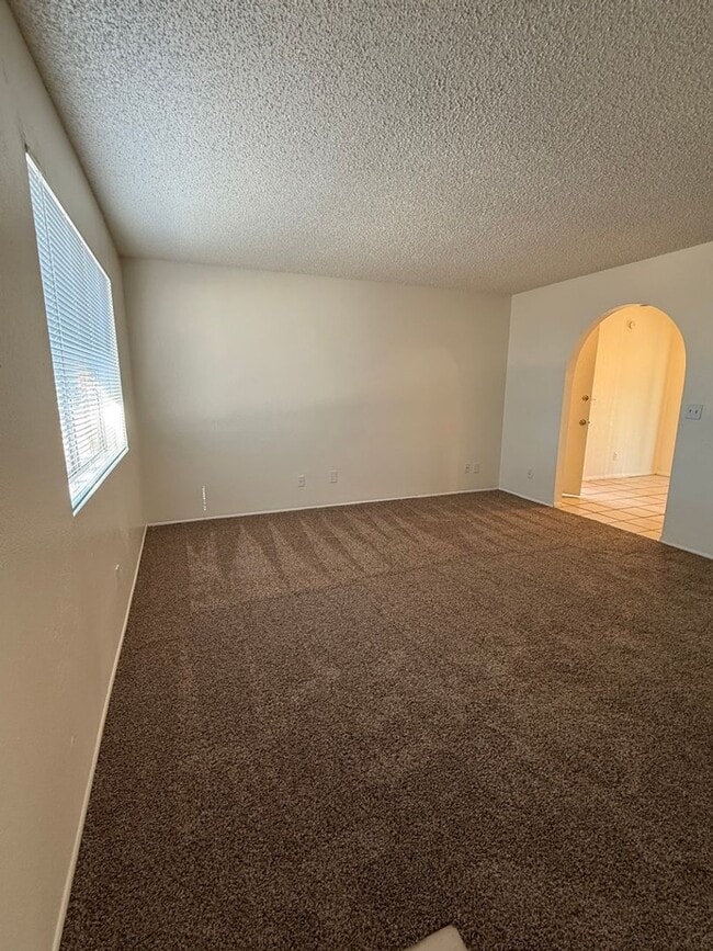 Building Photo - REMODELED 3 Bed/2Bath single family home with HUGE yard