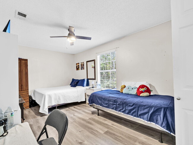 Building Photo - 1061 Quail Hollow Dr