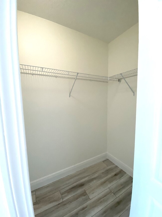 Building Photo - 3050 Rodrick Cir