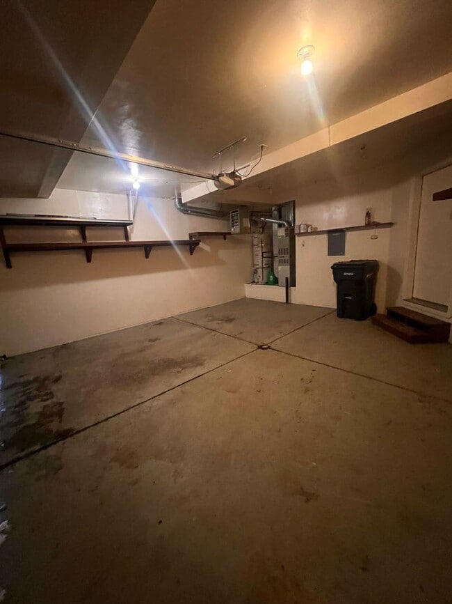 Building Photo - 8443 Moorland St