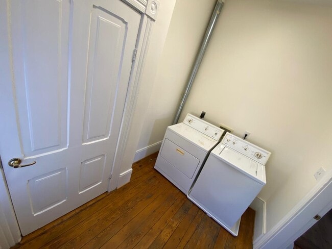 Building Photo - 605 Harrison St