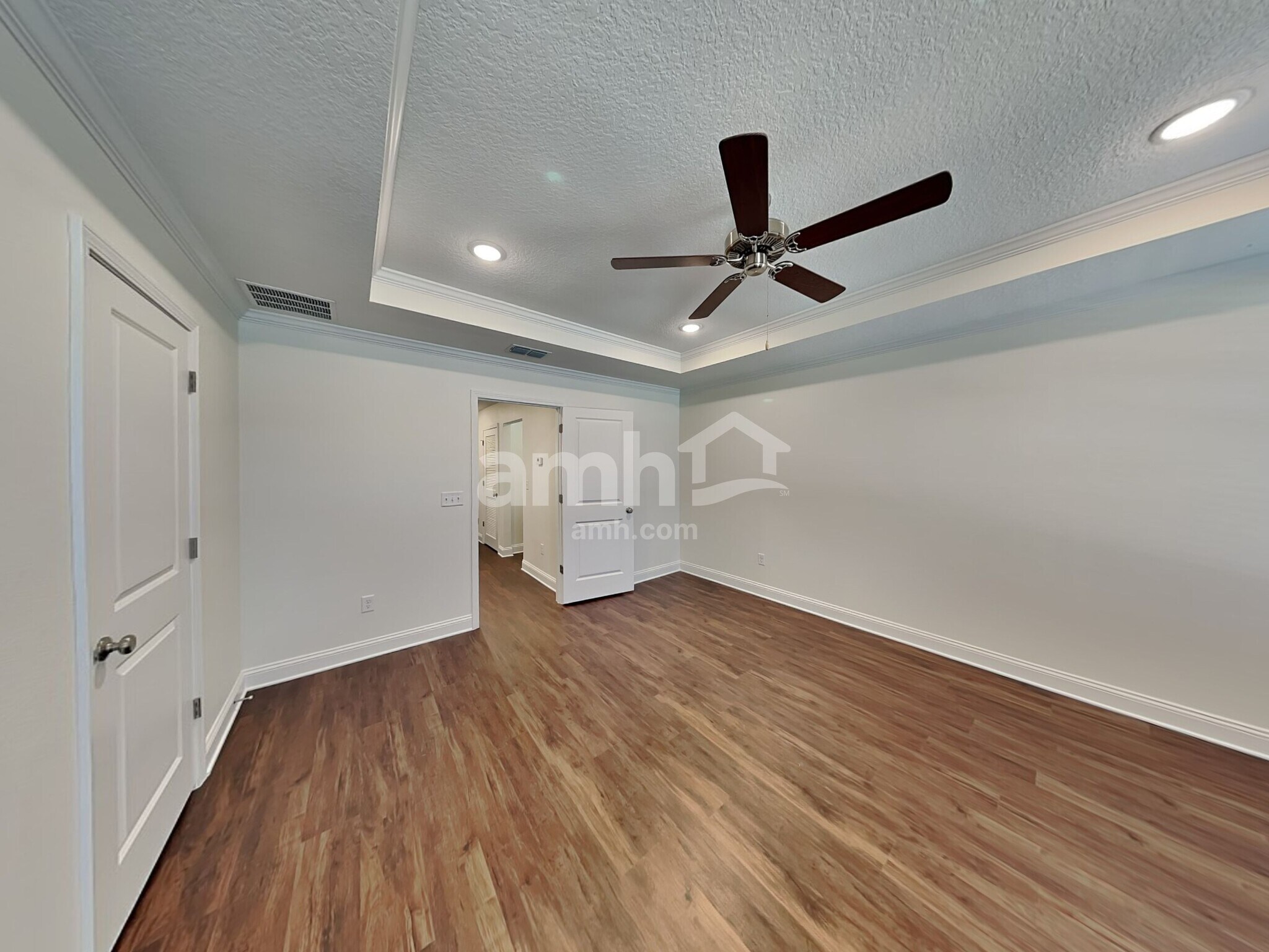 Building Photo - 122 Elcano Ln