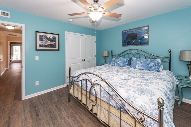 Building Photo - 4 Bedroom, 2.5 Bathroom Home in Brownswood...