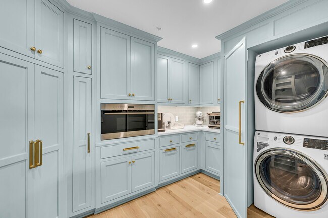 Building Photo - 807 Harborshore Dr