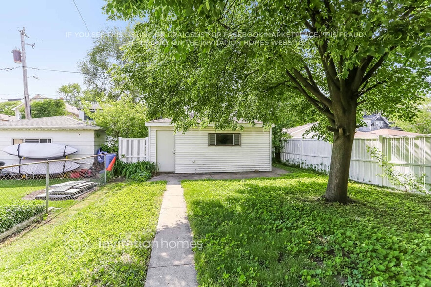 Building Photo - 835 Marengo Ave