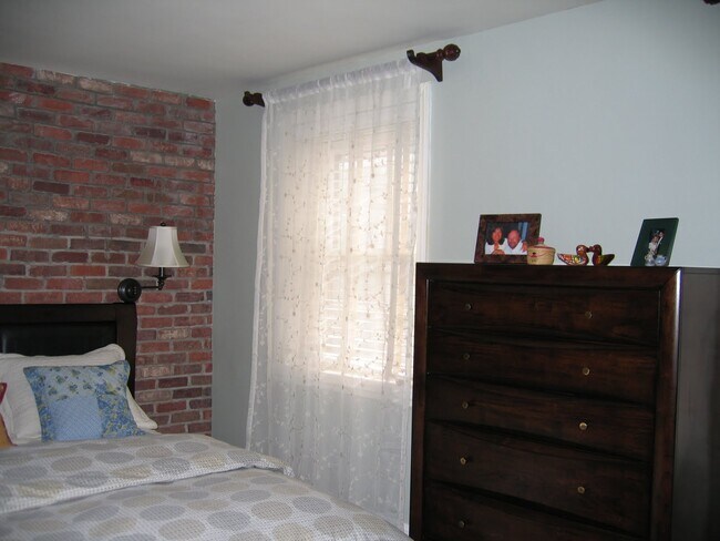 2nd Floor Bedroom - 2409 Panama St
