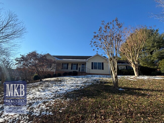 Building Photo - Lovely Ranch in South Roanoke