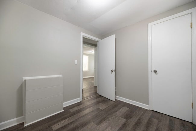Building Photo - 210 Balfour Dr