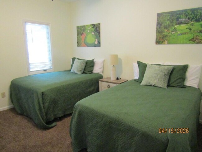 Building Photo - 1221 Lake Dr