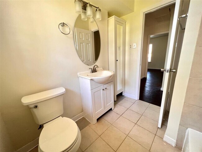 Building Photo - 3514 Sparrow St