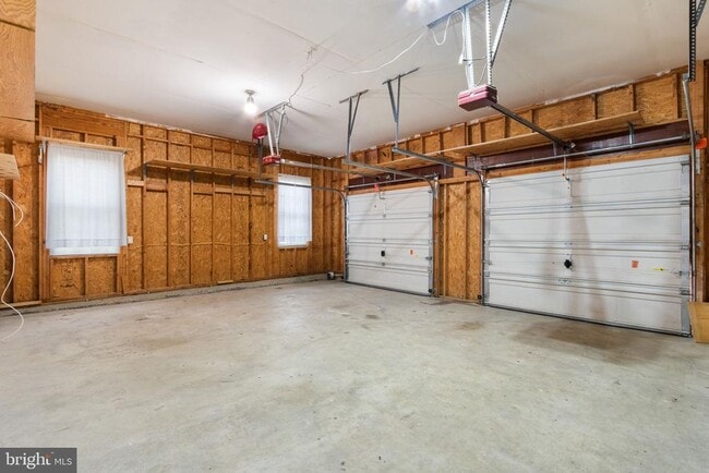 Building Photo - 6910 Governors Grant Ln