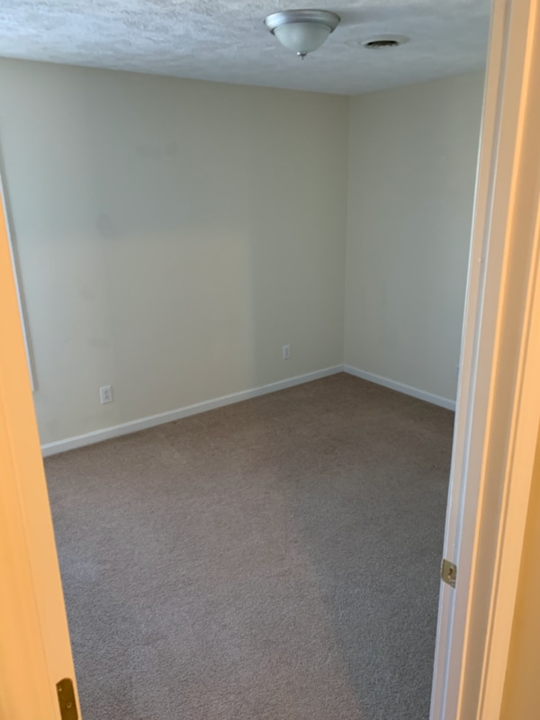 Building Photo - 14 Lake Village Ct