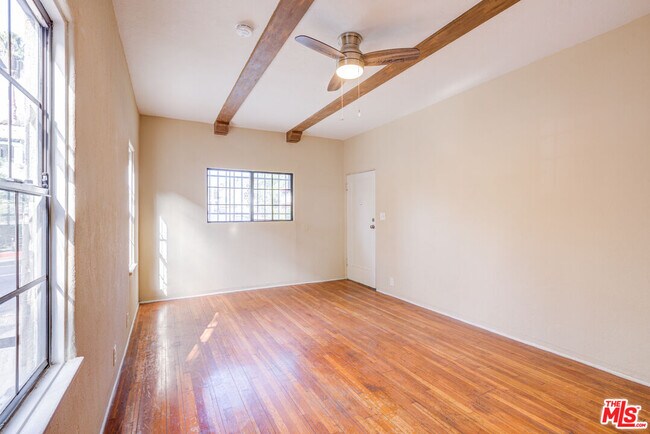 Building Photo - 1492 Silver Lake Blvd