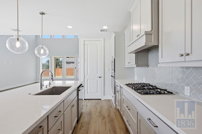 Building Photo - 216 Monrovia Wy